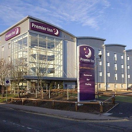 Premier Inn Watford Central Bagian luar foto