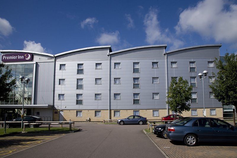Premier Inn Watford Central Bagian luar foto