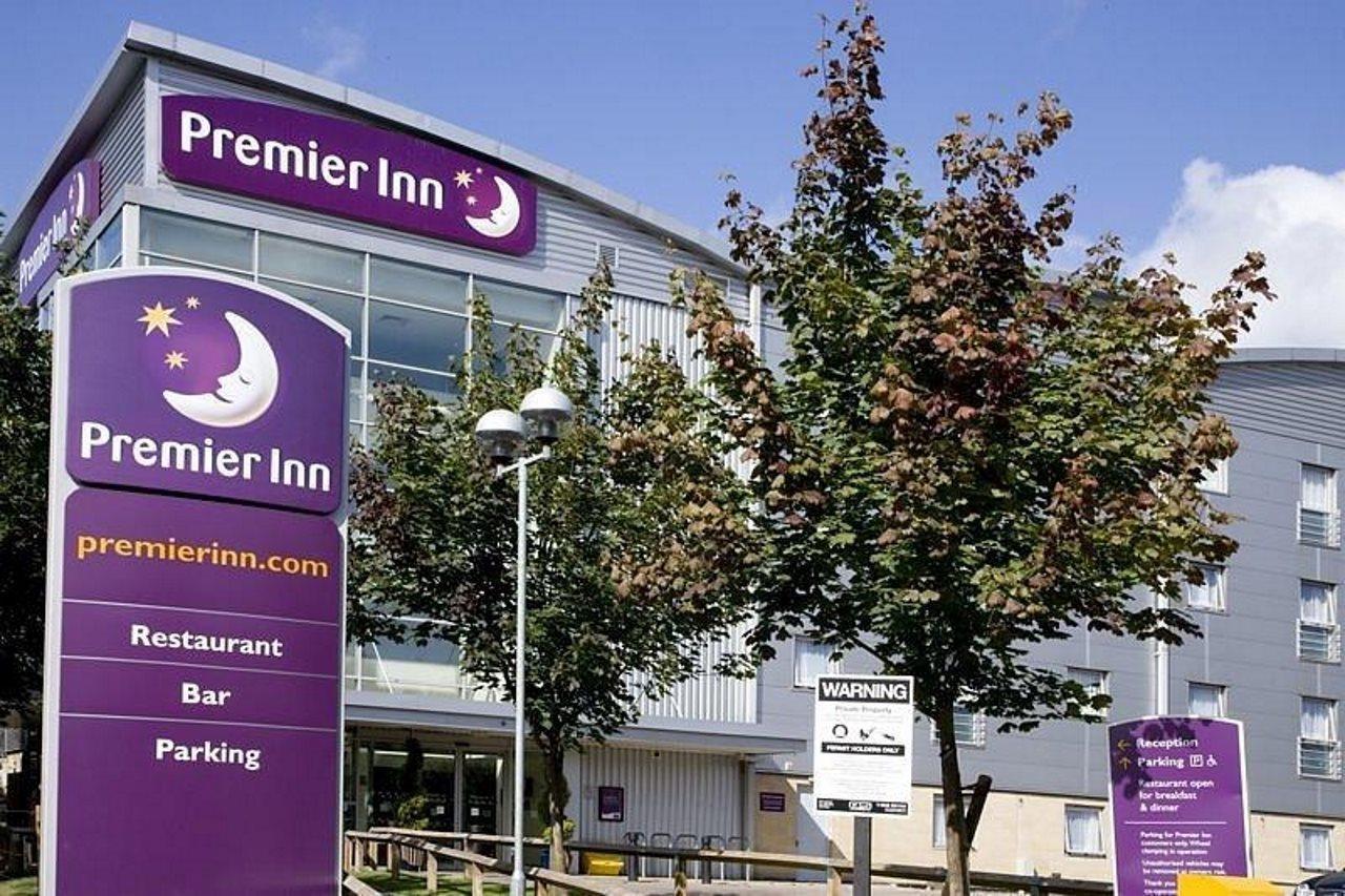 Premier Inn Watford Central Bagian luar foto